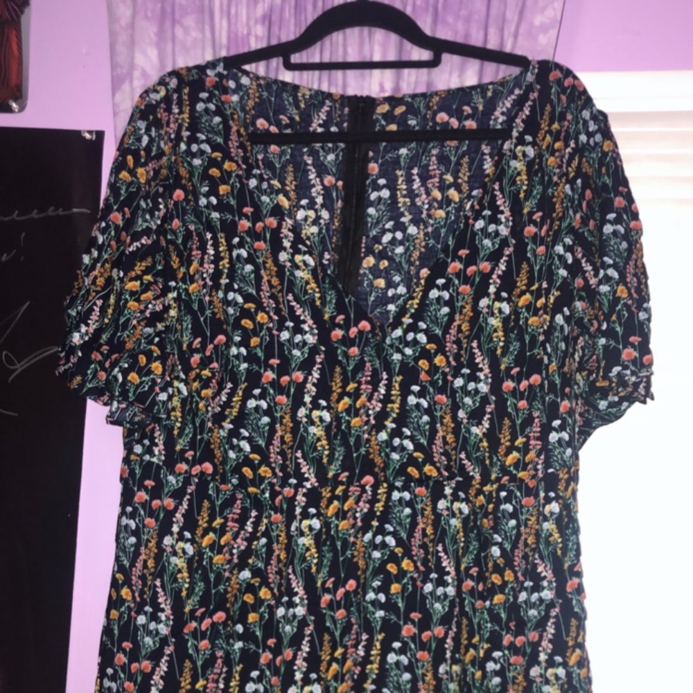 Flower Dress - Picture 1 of 4